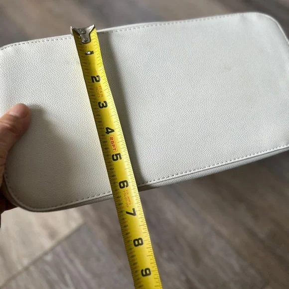 🛍️ Crossi cute bow bag never used. Measurements posted. - Picture 9 of 14